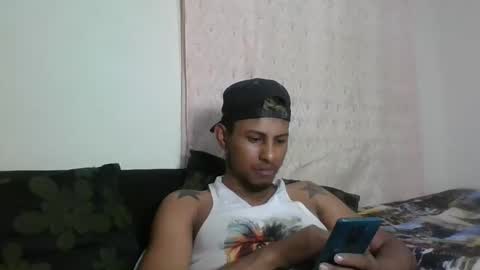 Snapshot of sexyleon69 chatting on 01-31-25, 07:08 Sexy leon online show from 01-31-25, 07:08
