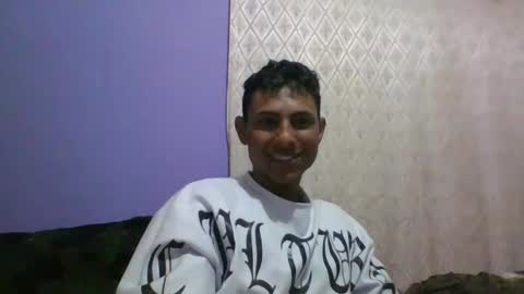 Snapshot of sexyleon69 chatting on 03-03-25, 08:49 Sexy leon online show from 03-03-25, 08:49