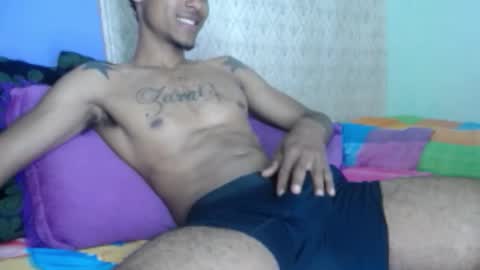 Snapshot of sexyleon69 chatting on 09-25-25, 06:33 Sexy leon online show from 09-25-25, 06:33