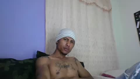 Snapshot of sexyleon69 chatting on 10-01-25, 02:01 Sexy leon online show from 10-01-25, 02:01