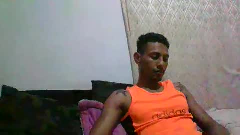 Snapshot of sexyleon69 chatting on 02-16-26, 07:48 Sexy leon online show from 02-16-26, 07:48