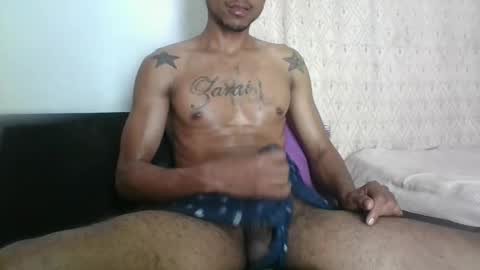 Snapshot of sexyleon69 chatting on 02-20-26, 06:59 Sexy leon online show from 02-20-26, 06:59