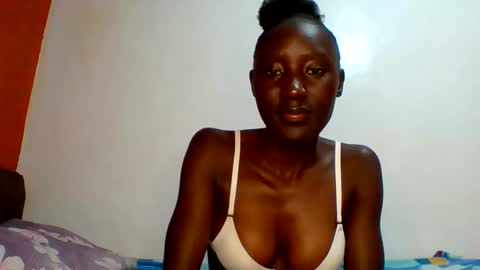 sexylucia5 online show from 05-06-26, 11:43