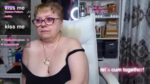 Snapshot of sexylynette4u chatting on 01-24-25, 08:13 sexylynette4u online show from 01-24-25, 08:13