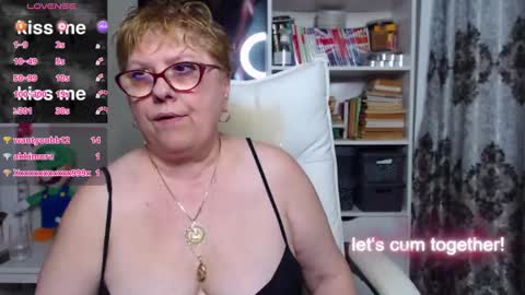 Snapshot of sexylynette4u chatting on 02-02-25, 01:52 sexylynette4u online show from 02-02-25, 01:52