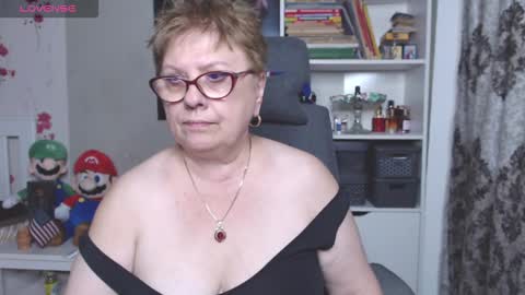 Snapshot of sexylynette4u chatting on 10-26-25, 11:05 sexylynette4u online show from 10-26-25, 11:05