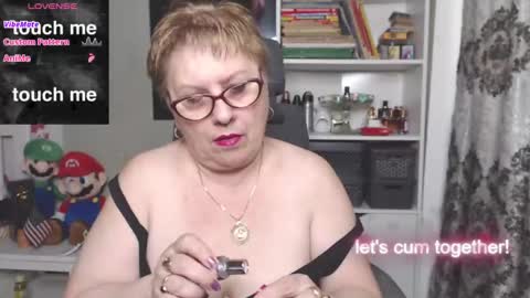 Snapshot of sexylynette4u chatting on 11-24-25, 10:15 sexylynette4u online show from 11-24-25, 10:15