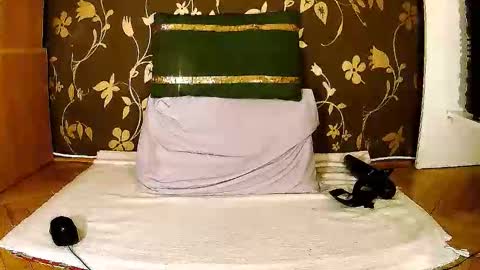 Snapshot of sexymayagold chatting on 10-12-25, 05:12 Squirty Maya Gold online show from 10-12-25, 05:12