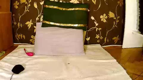 Squirty Maya Gold online show from 11-12-25, 07:03