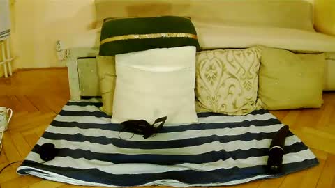 Snapshot of sexymayagold chatting on 07-19-26, 08:12 Squirty Maya Gold online show from 07-19-26, 08:12