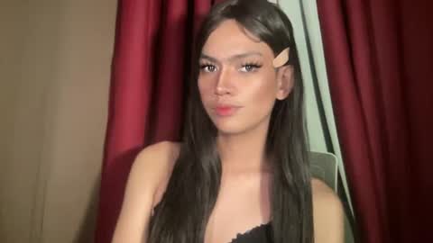 Snapshot of sexynakedweapon chatting on 05-12-26, 11:46 LIEZEL online show from 05-12-26, 11:46