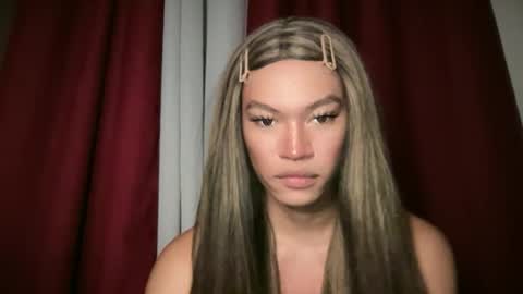 Snapshot of sexynakedweapon chatting on 06-02-26, 02:02 LIEZEL online show from 06-02-26, 02:02
