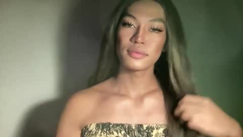 Snapshot of sexynakedweapon chatting on 06-08-26, 01:33 LIEZEL online show from 06-08-26, 01:33