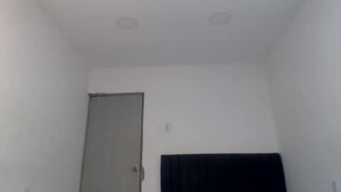 Snapshot of sexynatalia25 chatting on 04-22-26, 07:04 Natalia Duran online show from 04-22-26, 07:04