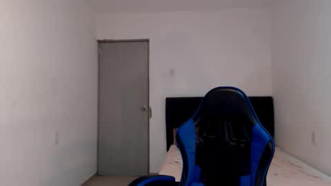Snapshot of sexynatalia25 chatting on 05-27-26, 06:05 Natalia Duran online show from 05-27-26, 06:05