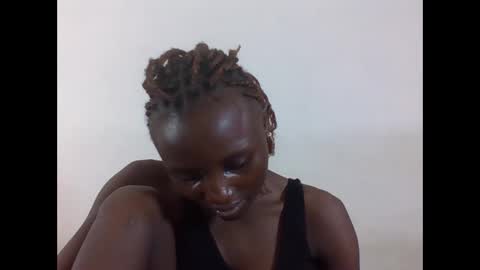 Snapshot of sexyneedle22 chatting on 05-24-26, 08:14 VIVIAN online show from 05-24-26, 08:14