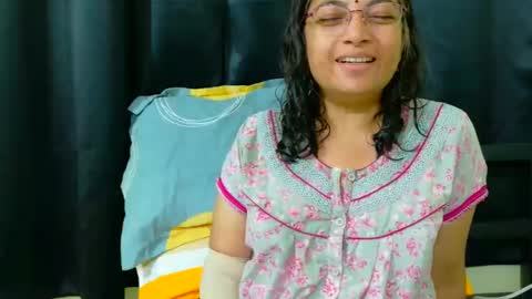Snapshot of sexyniharika chatting on 10-22-25, 06:24 Niharika online show from 10-22-25, 06:24