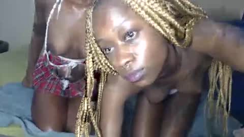 Snapshot of sexynoreh chatting on 10-22-25, 09:53 Noreh online show from 10-22-25, 09:53