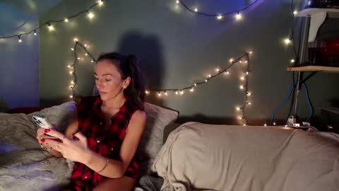 Royal Duo online show from 02-02-25, 12:30