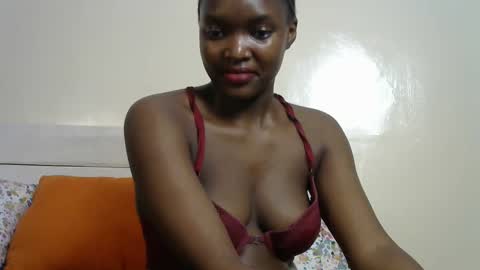 Snapshot of sexypetite_lee chatting on 12-02-25, 05:02 Lee online show from 12-02-25, 05:02