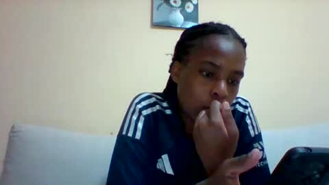 DOVY ACHIENG online show from 01-31-25, 03:11