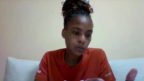 DOVY ACHIENG online show from 02-25-25, 06:53