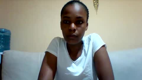 DOVY ACHIENG online show from 09-19-25, 08:38