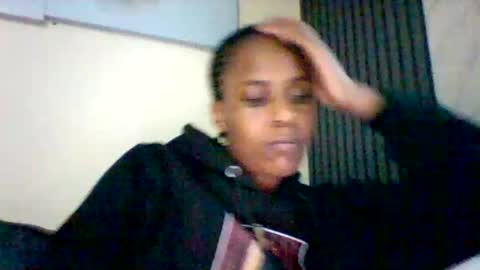 DOVY ACHIENG online show from 10-23-25, 07:45