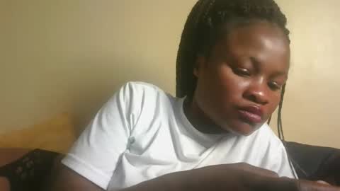 Snapshot of sexyqueenivy chatting on 09-25-25, 04:49 queenivy online show from 09-25-25, 04:49