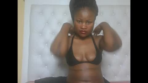 Snapshot of sexyqueenivy chatting on 09-28-25, 04:56 queenivy online show from 09-28-25, 04:56