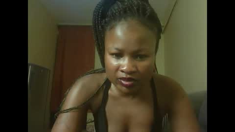 Snapshot of sexyqueenivy chatting on 10-02-25, 06:48 queenivy online show from 10-02-25, 06:48