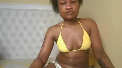 Snapshot of sexyqueenivy chatting on 11-01-25, 06:32 queenivy online show from 11-01-25, 06:32