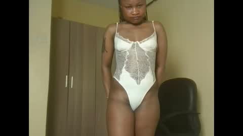 Snapshot of sexyqueenivy chatting on 11-03-25, 02:57 queenivy online show from 11-03-25, 02:57