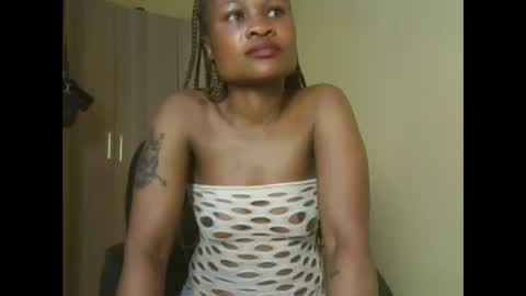 Snapshot of sexyqueenivy chatting on 11-23-25, 06:57 queenivy online show from 11-23-25, 06:57