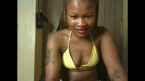 Snapshot of sexyqueenivy chatting on 12-01-25, 06:07 queenivy online show from 12-01-25, 06:07