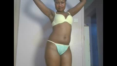 Snapshot of sexyqueenivy chatting on 12-14-25, 07:58 queenivy online show from 12-14-25, 07:58