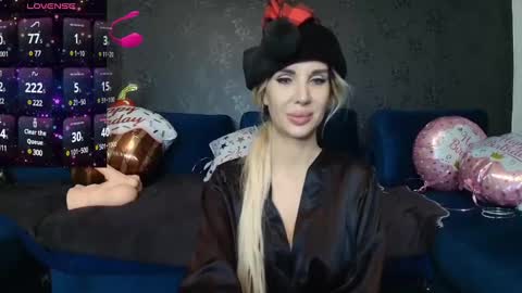 SexyQueenNina online show from 12-25-24, 11:42