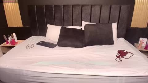 Snapshot of sexyrachel_ chatting on 10-06-25, 11:51 R A C H E L online show from 10-06-25, 11:51