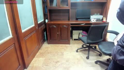 Snapshot of sexyrachel_ chatting on 10-23-25, 12:04 R A C H E L online show from 10-23-25, 12:04