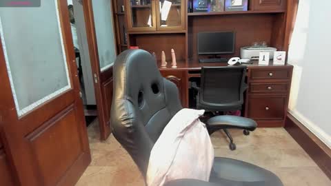 Snapshot of sexyrachel_ chatting on 11-27-25, 12:18 R A C H E L online show from 11-27-25, 12:18