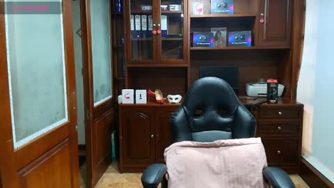 Snapshot of sexyrachel_ chatting on 12-19-25, 12:12 R A C H E L online show from 12-19-25, 12:12