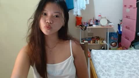 Snapshot of sexyreesebunny chatting on 05-04-26, 02:57 Reese online show from 05-04-26, 02:57