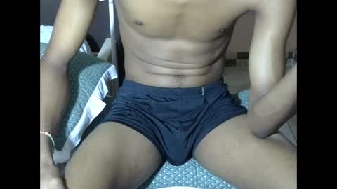 Snapshot of sexyromeo_bbc chatting on 10-16-25, 07:04 Enzo online show from 10-16-25, 07:04