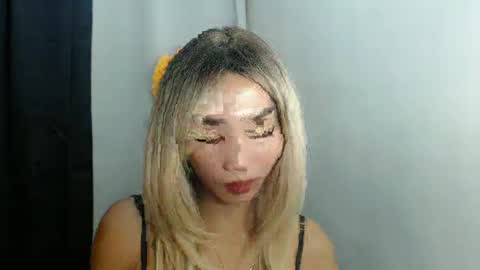 Snapshot of sexyshinixx chatting on 03-11-25, 02:18 sexyshinixx online show from 03-11-25, 02:18