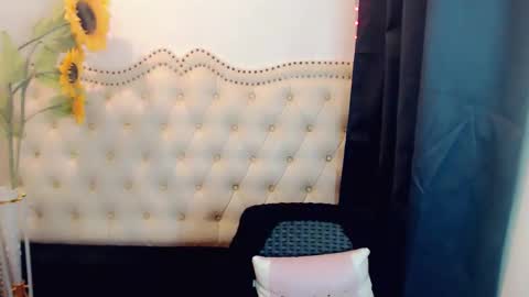 Snapshot of sexyshinixx chatting on 09-10-25, 01:55 sexyshinixx online show from 09-10-25, 01:55