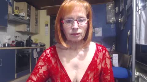 Snapshot of sexysilvie3112 chatting on 12-29-24, 02:52 Silvie online show from 12-29-24, 02:52