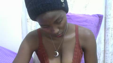 Snapshot of sexytinyy chatting on 10-05-25, 08:18 maria online show from 10-05-25, 08:18