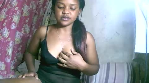 Snapshot of sexywoman1230760 chatting on 12-17-25, 05:30 sexywoman1230760 online show from 12-17-25, 05:30