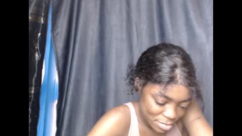 Snapshot of sexyxbunnyxx chatting on 12-04-24, 04:49 Blue online show from 12-04-24, 04:49