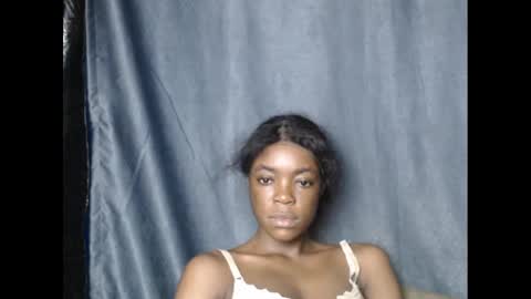 Snapshot of sexyxbunnyxx chatting on 12-07-24, 05:20 Blue online show from 12-07-24, 05:20